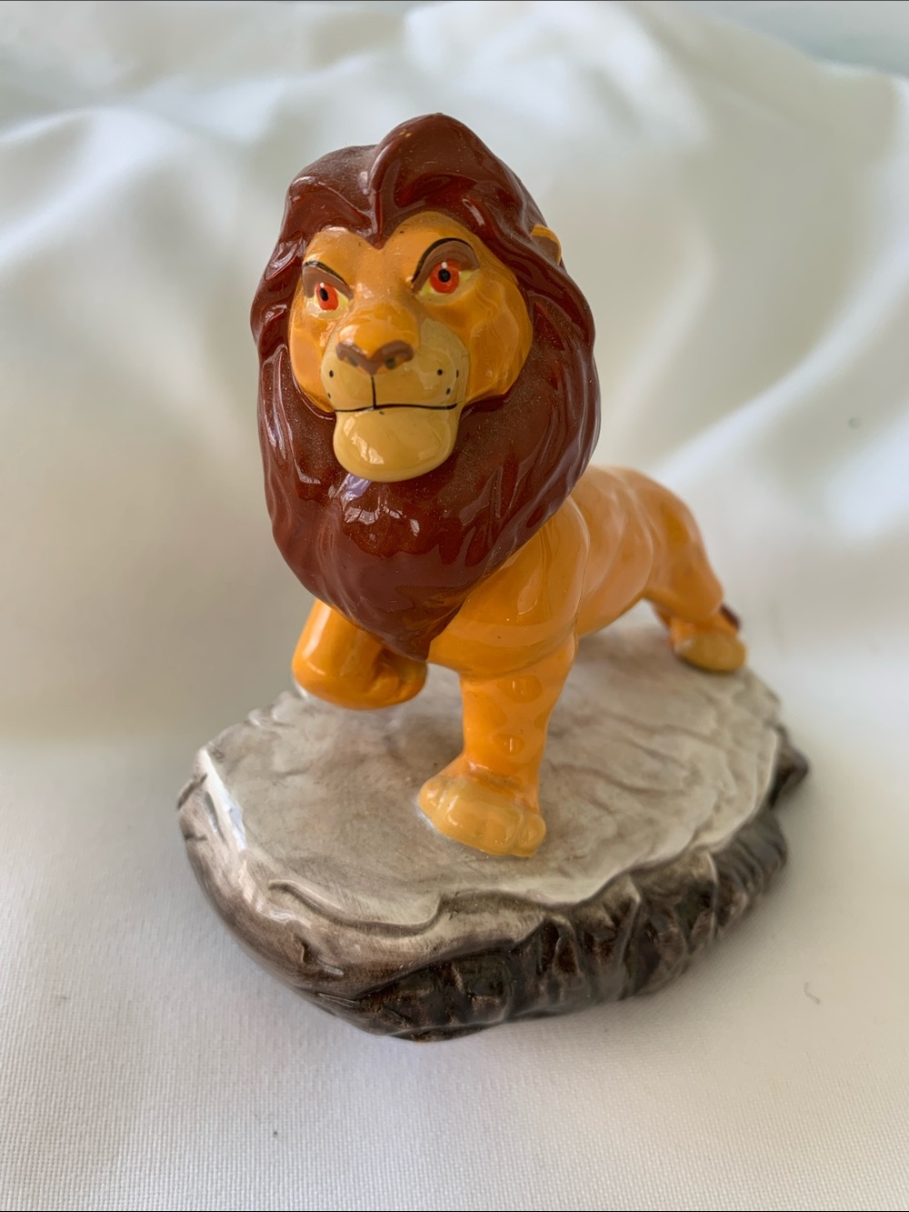 Disney Mufasa on Pride Rock - Ceramic Statue NWT